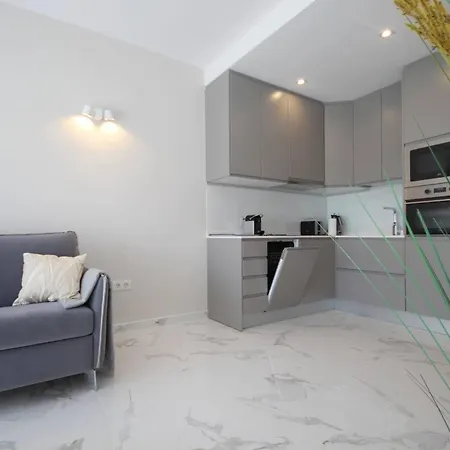 アパート Luxury In First Line With Pool *