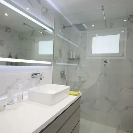 Luxury In First Line With Pool Апартаменти Адехе