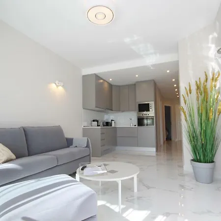 Luxury In First Line With Pool *